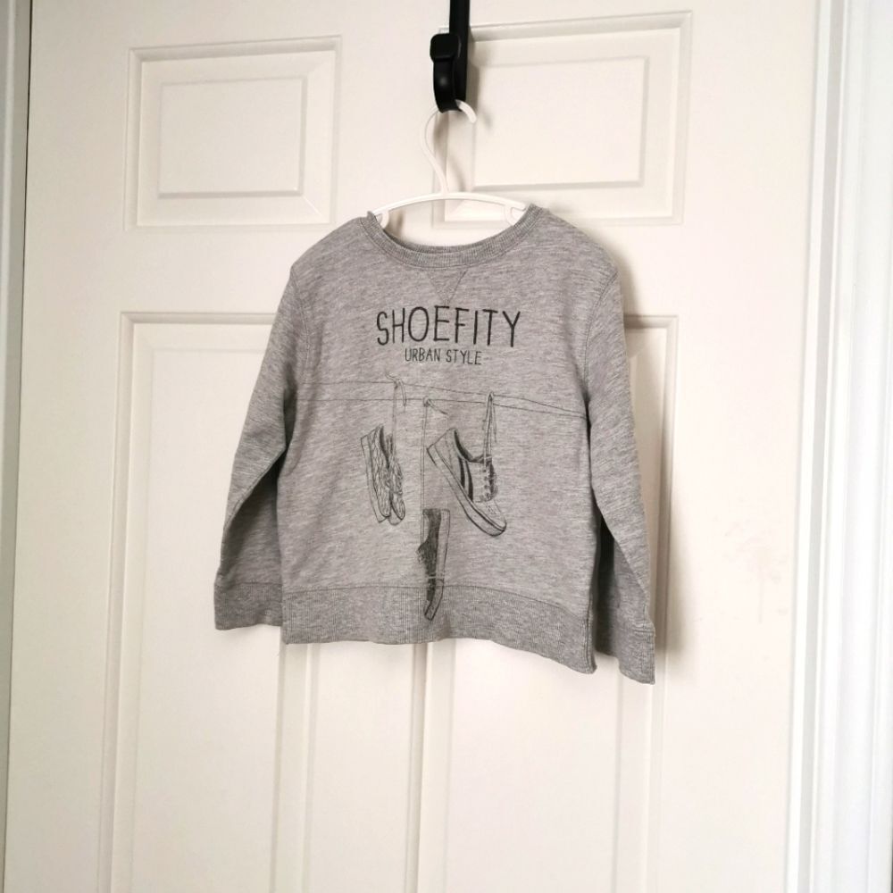 2/$15 Mango kids sweatshirt size 3-4 years